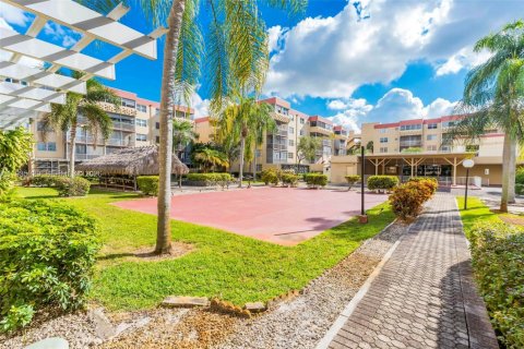 Copropriété à vendre à Plantation, Floride: 2 chambres, 117.06 m2 № 1998784 - photo 25