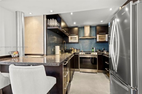 Copropriété à vendre à Hallandale Beach, Floride: 2 chambres, 118.91 m2 № 2050243 - photo 5