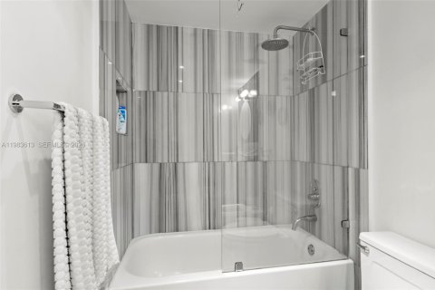 Copropriété à vendre à Hallandale Beach, Floride: 2 chambres, 118.91 m2 № 2050243 - photo 23