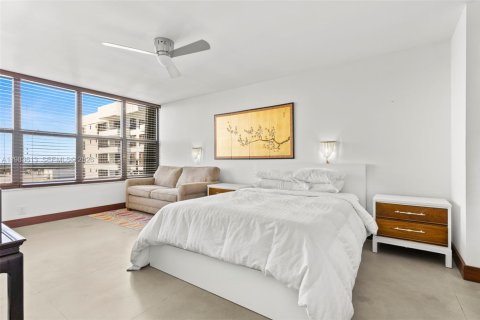 Copropriété à vendre à Hallandale Beach, Floride: 2 chambres, 118.91 m2 № 2050243 - photo 17