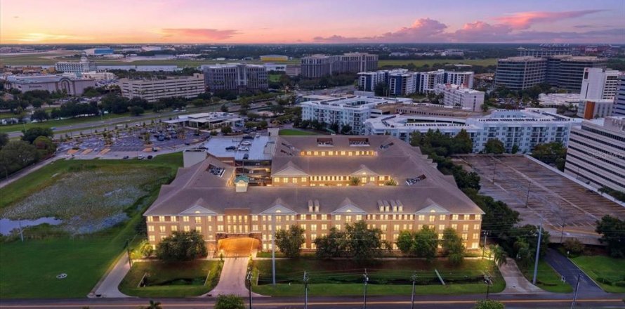 Condominio en Tampa, Florida, 1 dormitorio  № 2236926