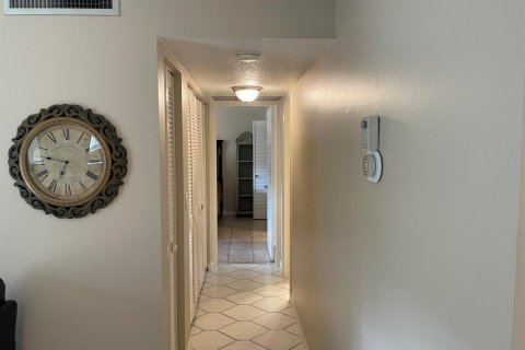 Copropriété à vendre à Palm Springs, Floride: 1 chambre, 83.7 m2 № 2077482 - photo 26