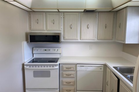 Copropriété à vendre à Palm Springs, Floride: 1 chambre, 83.7 m2 № 2077482 - photo 7