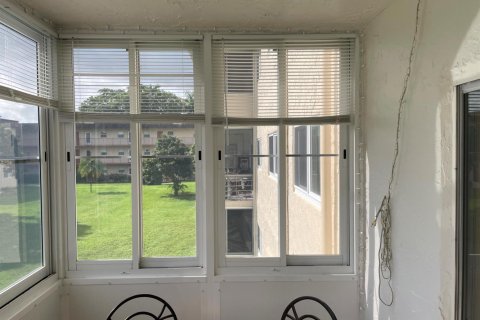 Copropriété à vendre à Palm Springs, Floride: 1 chambre, 83.7 m2 № 2077482 - photo 27