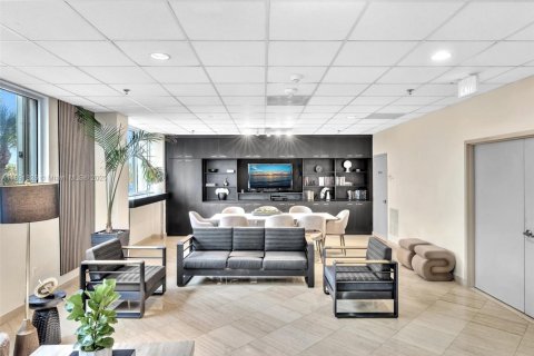 Condo in Miami Beach, Florida, 2 bedrooms  № 1945796 - photo 26