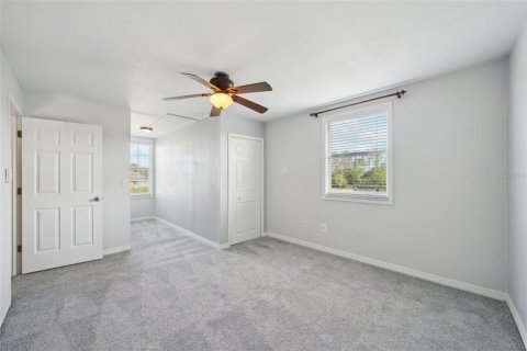 Casa en venta en Land O' Lakes, Florida, 4 dormitorios, 321.72 m2 № 1657266 - foto 21