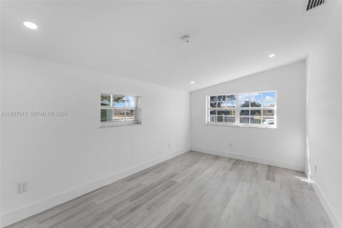 Купить виллу или дом в Майами-Гарденс, Флорида 4 спальни, 142.23м2, № 1995161 - фото 21