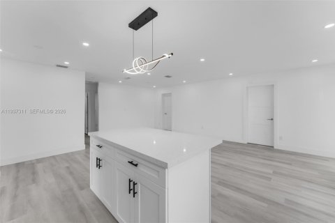 Купить виллу или дом в Майами-Гарденс, Флорида 4 спальни, 142.23м2, № 1995161 - фото 7