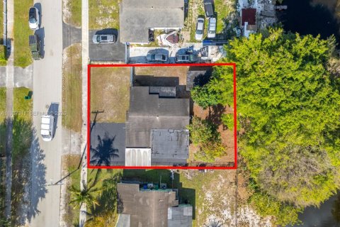 Купить виллу или дом в Майами-Гарденс, Флорида 4 спальни, 142.23м2, № 1995161 - фото 30