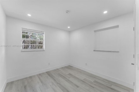 Купить виллу или дом в Майами-Гарденс, Флорида 4 спальни, 142.23м2, № 1995161 - фото 12