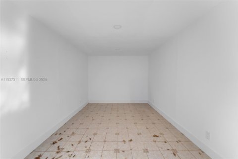 Купить виллу или дом в Майами-Гарденс, Флорида 4 спальни, 142.23м2, № 1995161 - фото 23