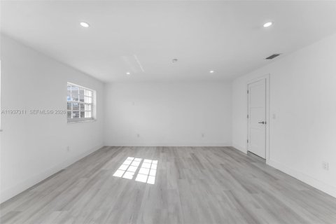 Купить виллу или дом в Майами-Гарденс, Флорида 4 спальни, 142.23м2, № 1995161 - фото 15