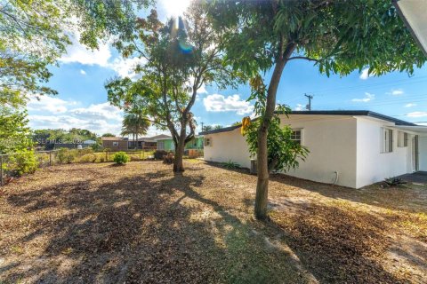 Купить виллу или дом в Майами-Гарденс, Флорида 4 спальни, 142.23м2, № 1995161 - фото 26