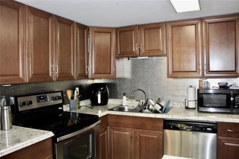 Condo in Winter Springs, Florida, 3 bedrooms  № 1575329 - photo 18