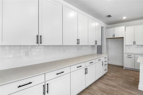Casa en venta en Mount Dora, Florida, 4 dormitorios, 281.49 m2 № 2156313 - foto 7