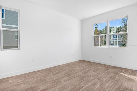 Casa en venta en Mount Dora, Florida, 4 dormitorios, 281.49 m2 № 2156313 - foto 4