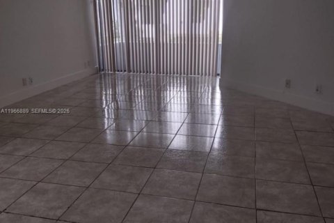 Снять в аренду кондоминиум в Уэст-Палм-Бич, Флорида 2 спальни, 95.69м2, № 2029019 - фото 11