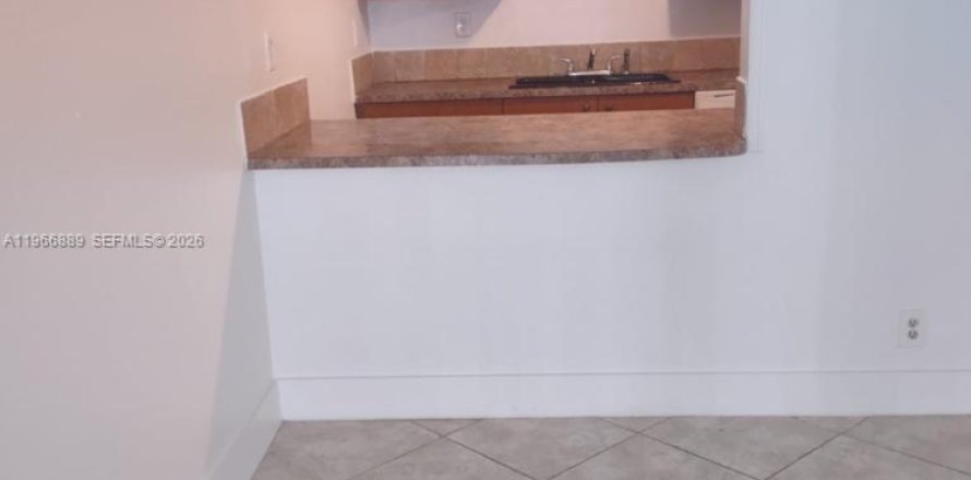 Кондоминиум с 2 спальнями в Уэст-Палм-Бич, Флорида № 2029019