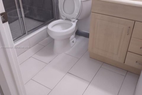 Снять в аренду кондоминиум в Уэст-Палм-Бич, Флорида 2 спальни, 95.69м2, № 2029019 - фото 7