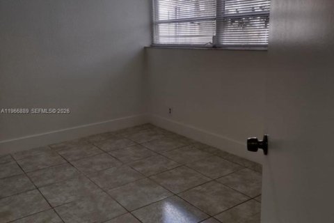 Снять в аренду кондоминиум в Уэст-Палм-Бич, Флорида 2 спальни, 95.69м2, № 2029019 - фото 10