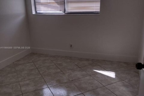 Снять в аренду кондоминиум в Уэст-Палм-Бич, Флорида 2 спальни, 95.69м2, № 2029019 - фото 5