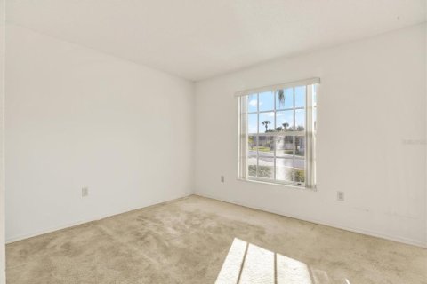 House in New Port Richey, Florida 2 bedrooms, 109.07 sq.m. № 2200049 - photo 15