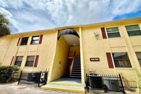 Condo in Tampa, Florida, 3 bedrooms  № 1919627 - photo 1