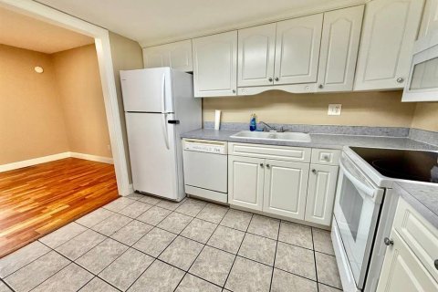 Condo in Tampa, Florida, 3 bedrooms  № 1919627 - photo 11