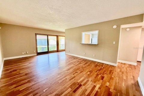 Condo in Tampa, Florida, 3 bedrooms  № 1919627 - photo 4