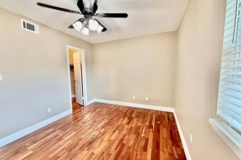 Condo in Tampa, Florida, 3 bedrooms  № 1919627 - photo 14