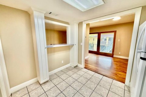 Condo in Tampa, Florida, 3 bedrooms  № 1919627 - photo 13