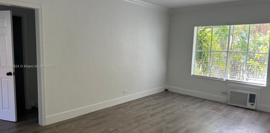 Villa ou maison à Miami Beach, Floride 1 chambre, 67.35 m2 № 1485751
