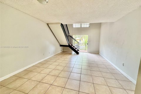 Condo in Miami, Florida, 1 bedroom  № 1956084 - photo 23