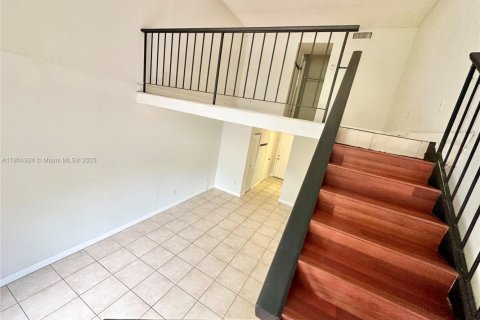 Condo in Miami, Florida, 1 bedroom  № 1956084 - photo 19