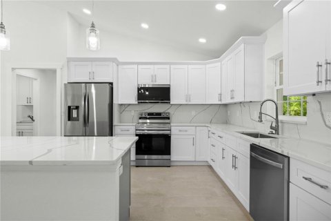 House in Dunnellon, Florida 4 bedrooms, 186.83 sq.m. № 2103925 - photo 26