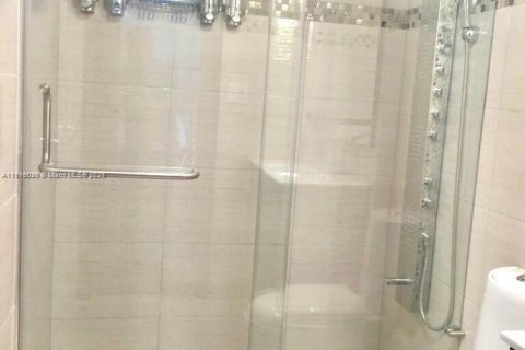 Condominio en venta en Hollywood, Florida, 2 dormitorios, 109.25 m2 № 1974299 - foto 14