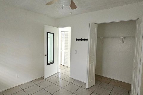 Apartment in Port Charlotte, Florida 2 bedrooms, 64.66 sq.m. № 2213811 - photo 8