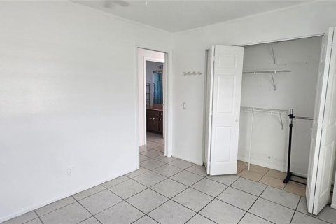 Apartment in Port Charlotte, Florida 2 bedrooms, 64.66 sq.m. № 2213811 - photo 7