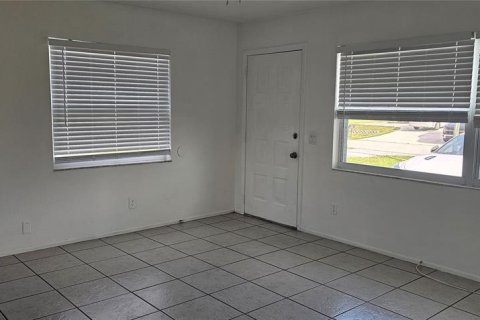 Apartment in Port Charlotte, Florida 2 bedrooms, 64.66 sq.m. № 2213811 - photo 5
