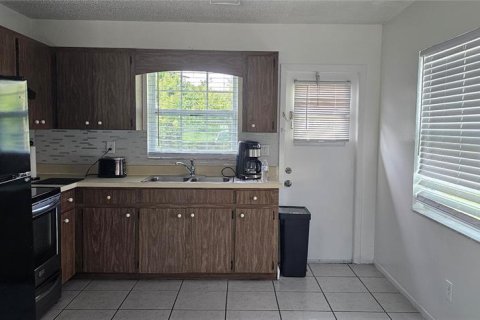 Apartment in Port Charlotte, Florida 2 bedrooms, 64.66 sq.m. № 2213811 - photo 3