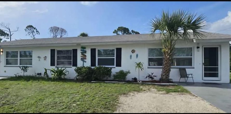 Apartment in Port Charlotte, Florida 2 bedrooms, 64.66 sq.m. № 2213811