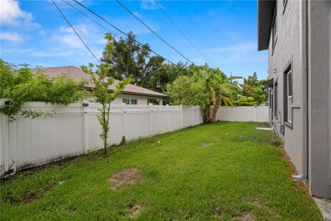 House in Pinellas Park, Florida 4 bedrooms, 330.55 sq.m. № 1268185 - photo 7