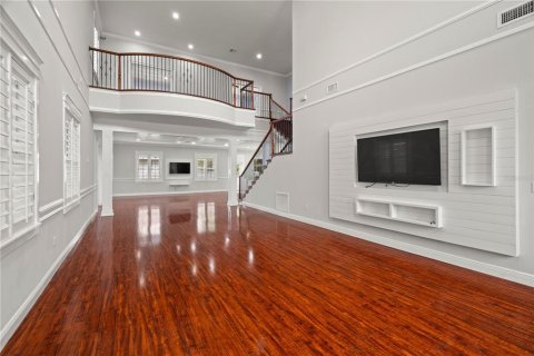 House in Pinellas Park, Florida 4 bedrooms, 330.55 sq.m. № 1268185 - photo 13