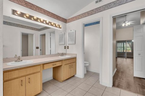 Купить виллу или дом в Лейкленд, Флорида 12 комнат, 261.43м2, № 1567461 - фото 24