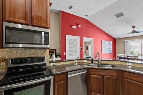 Townhouse in Riverview, Florida 2 bedrooms, 120.59 sq.m. № 2149972 - photo 11