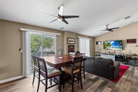 Townhouse in Riverview, Florida 2 bedrooms, 120.59 sq.m. № 2149972 - photo 5