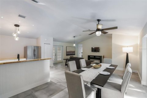 House in Gainesville, Florida 4 bedrooms, 199.55 sq.m. № 2105782 - photo 14