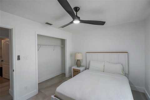 House in Gainesville, Florida 4 bedrooms, 199.55 sq.m. № 2105782 - photo 24