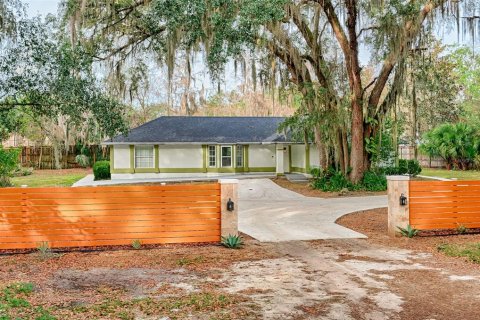 House in Gainesville, Florida 4 bedrooms, 199.55 sq.m. № 2105782 - photo 2