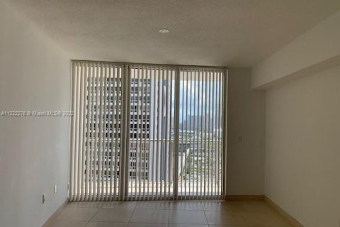 Condominio en venta en Miami, Florida, 1 dormitorio, 76.27 m2 № 1942997 - foto 10